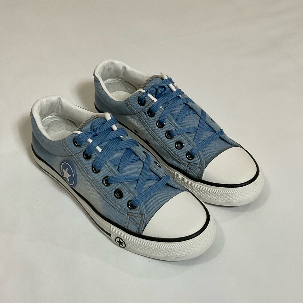 Women’s Blue Canvas Sneakers